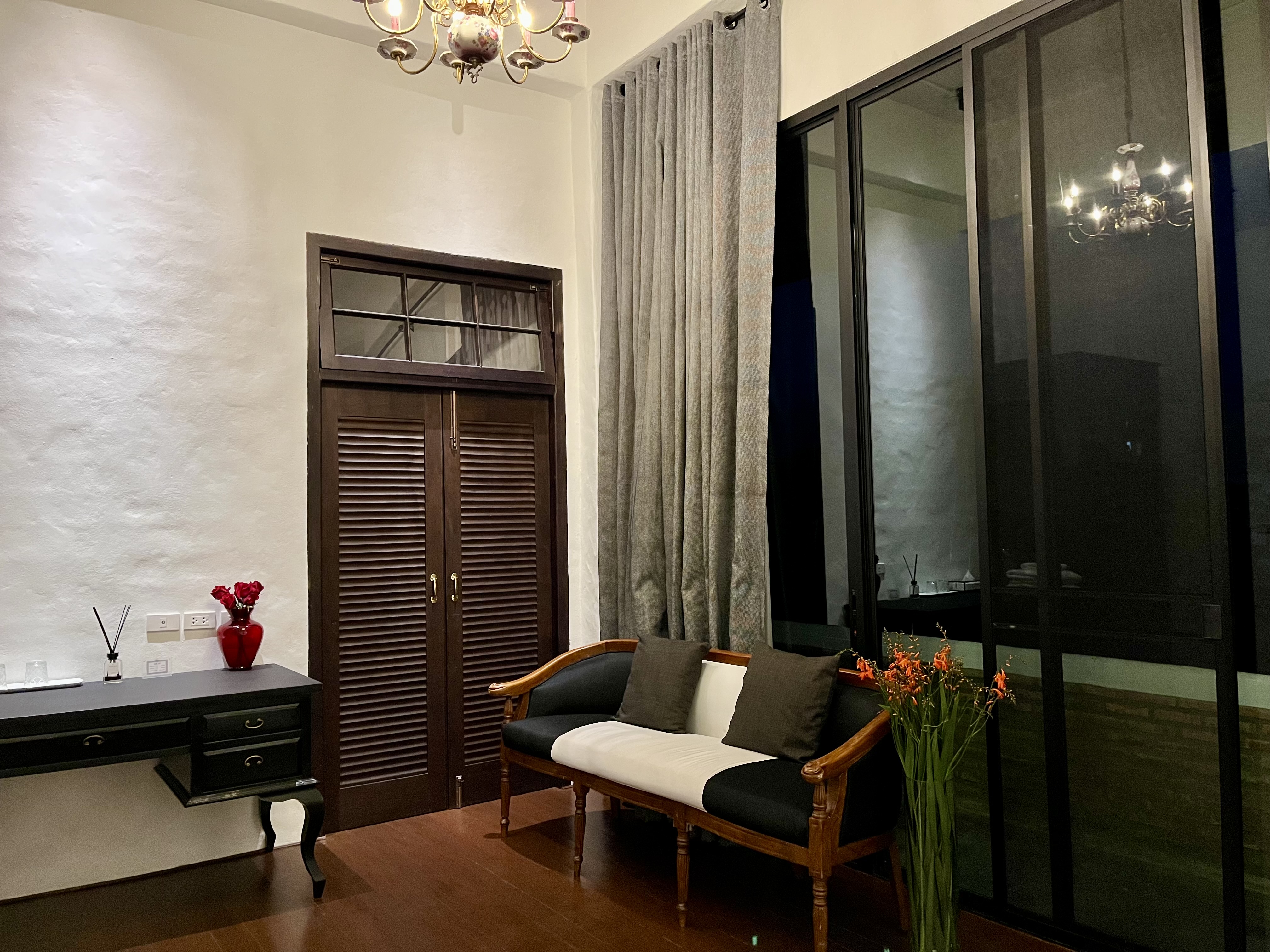 Tiffany Room - Image 5